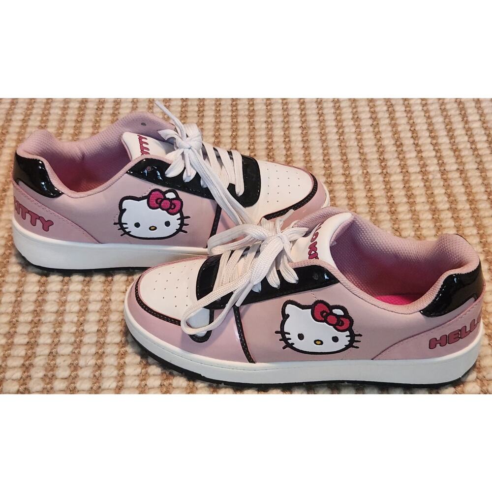 Women's Y2K Hello Kitty Sneakers Size 8 Pink White Playful Kawaii Girly Whimsy